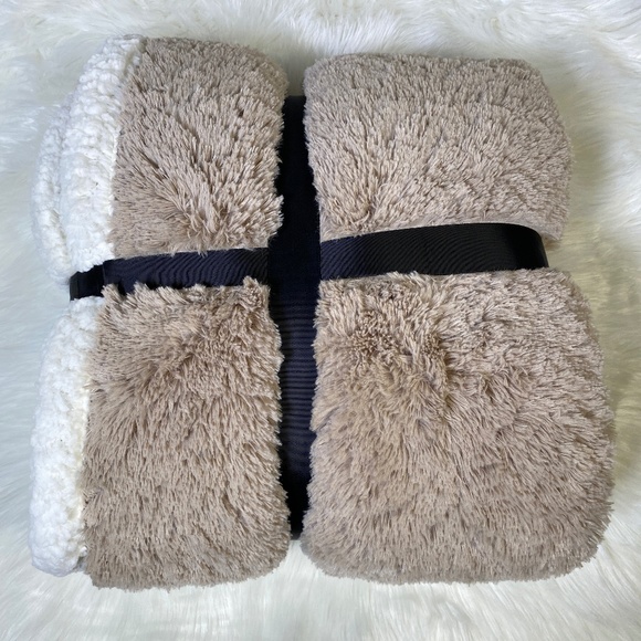 ⭐️SALE⭐️Like a Labrador Micromink Sherpa - Picture 2 of 3